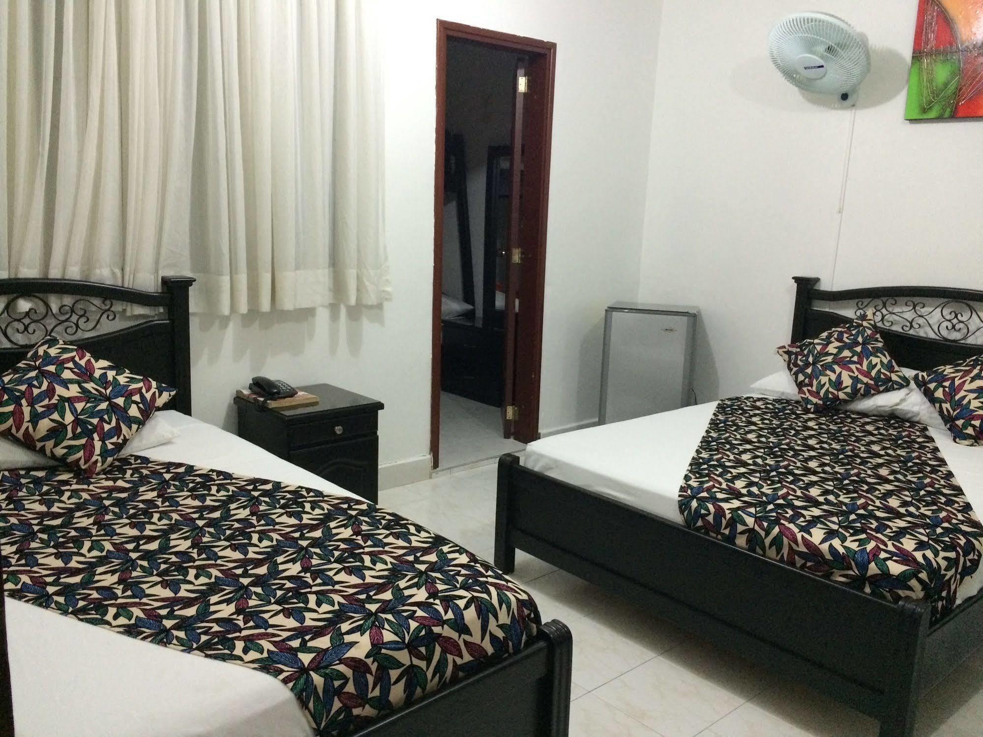 Imperio La 16 Hotel Pereira Bagian luar foto