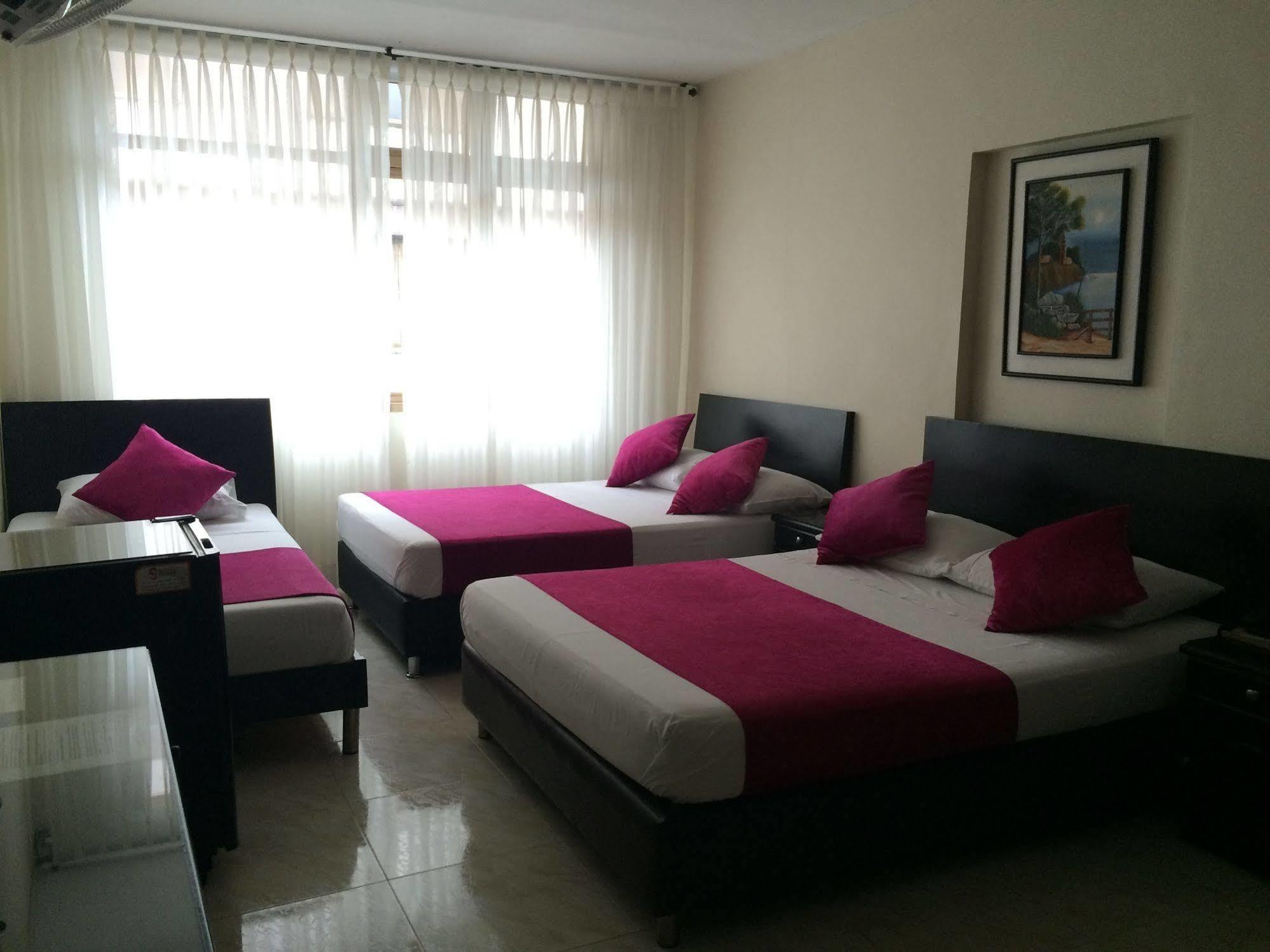 Imperio La 16 Hotel Pereira Bagian luar foto