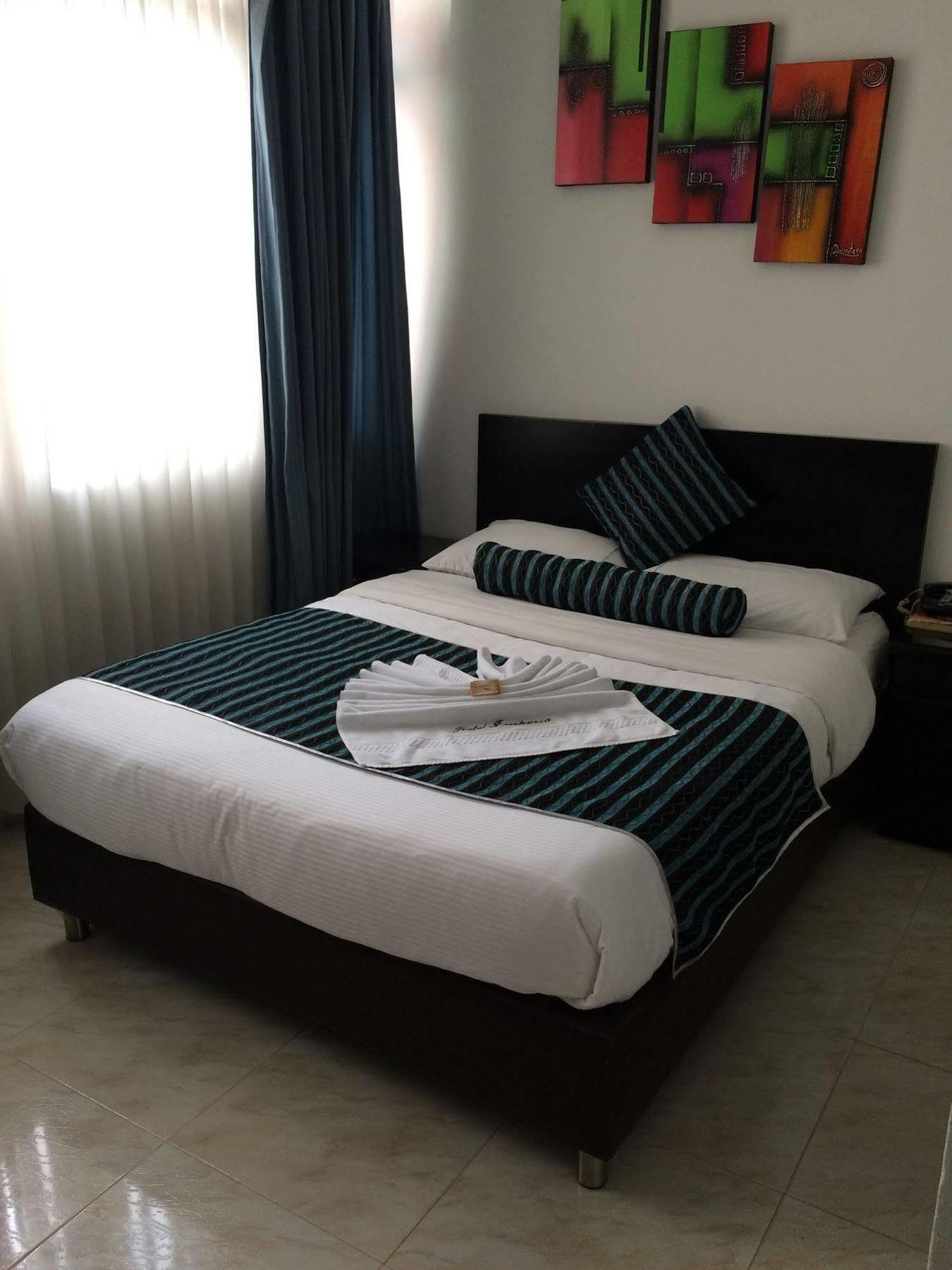 Imperio La 16 Hotel Pereira Bagian luar foto